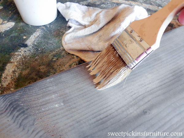 Sweet Pickins - Aging new wood with milk paint and vinegar solution