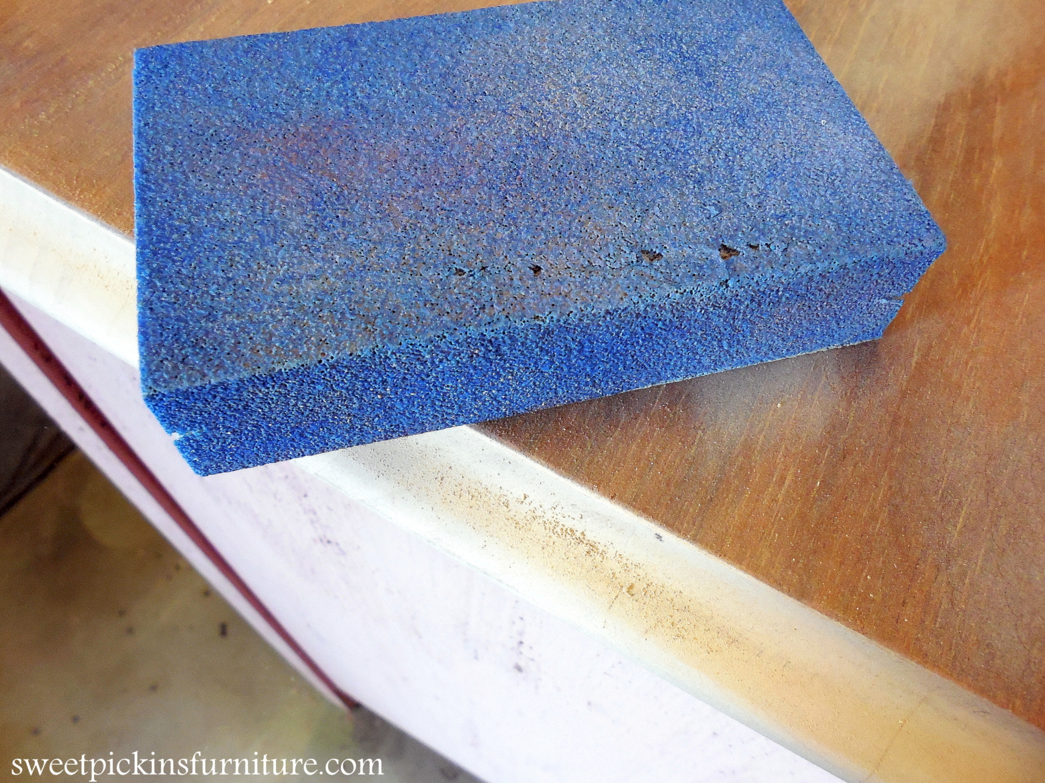 Sweet Pickins Milk paint - how to wax milk paint